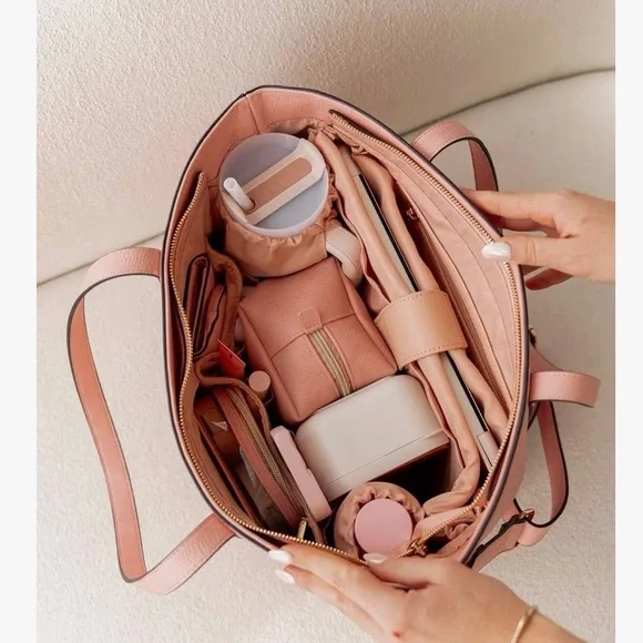 Poppy & Peonies - The Go Getter Tote - Purse with Laptop Sleeve - Work or Travel - Picture 1 of 9